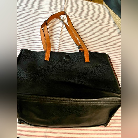 Black and brown reversible tote bag with Wallet attached inside - Picture 2 of 3